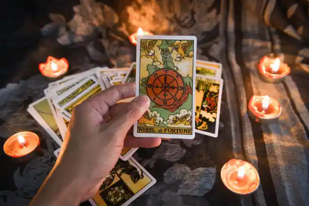 tarot cards Luckey